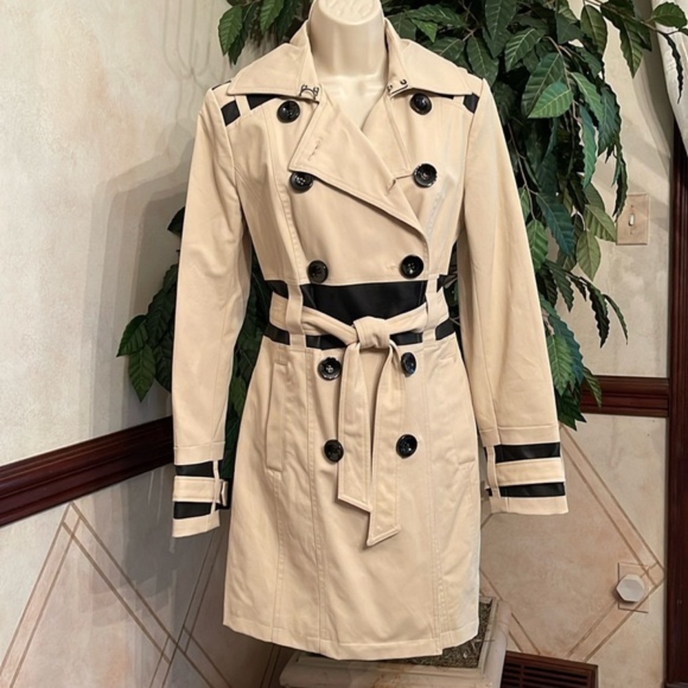 NY&CO FAUX LEATHER ACCENT TAN TRENCH COAT